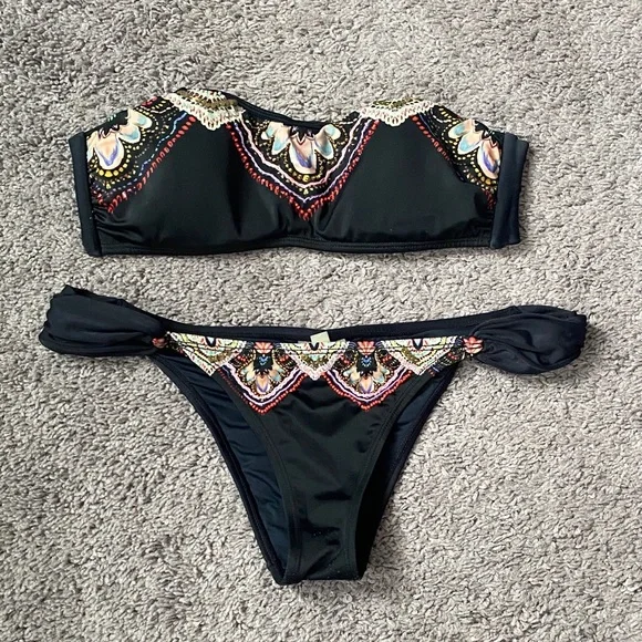 Pilyq San Sebastián Black Bikini with Vibrant Embroidery - Picture 2 of 16